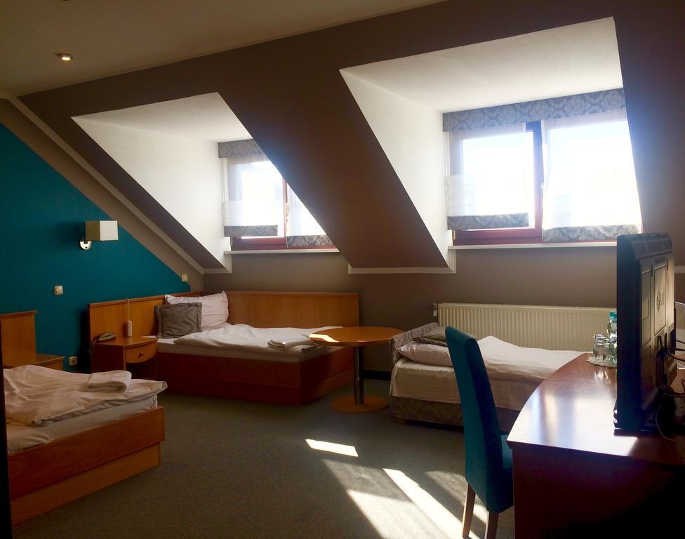 Hotel Restauracja Tawerna Гливице Екстериор снимка
