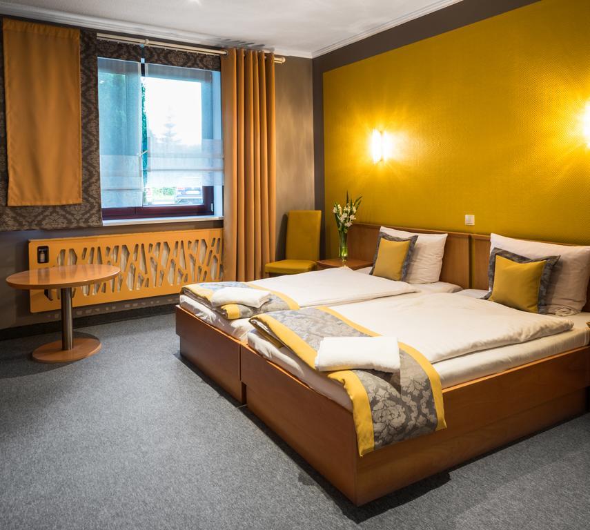 Hotel Restauracja Tawerna Гливице Екстериор снимка
